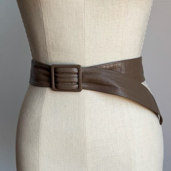 Vintage 80s Taupe Buttery Kid Leather Belt - Picture 7 of 9